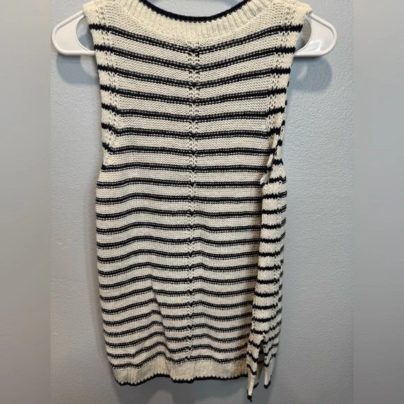 Banana Republic sweater tank - Picture 3 of 7